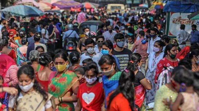 Covid: India, 114 mln persone Maharashtra verso lockdown