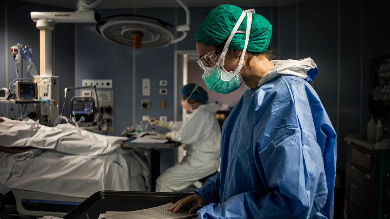 Covid, i nuovi casi positivi sono 234. Due i ricoveri in terapia non intensiva