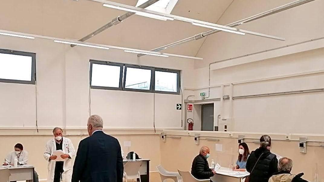 Il presidente della Regione Eugenio Giani al Centro Covid Pegaso