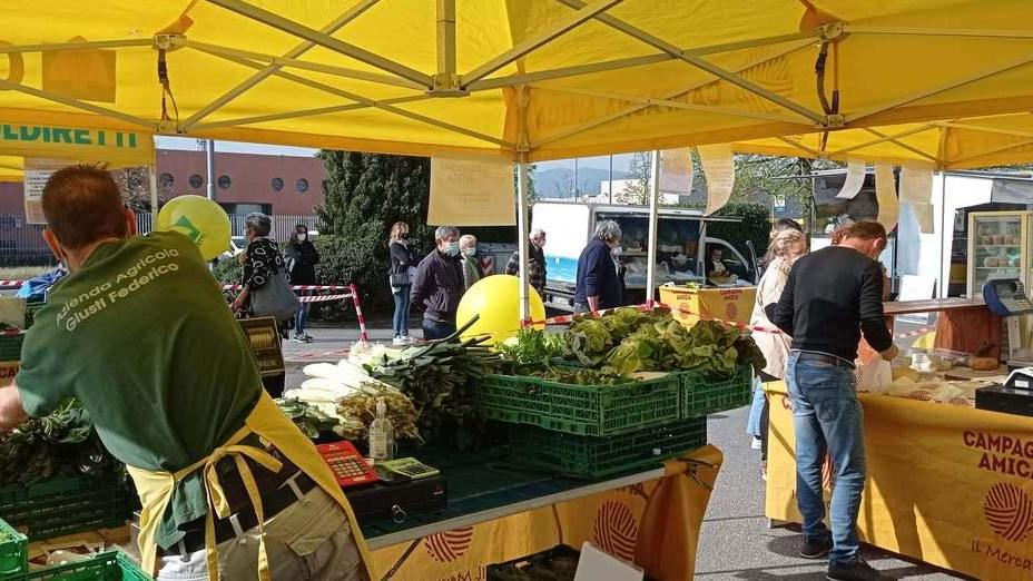 La “spesa sospesa” per aiutare chi non ce la fa