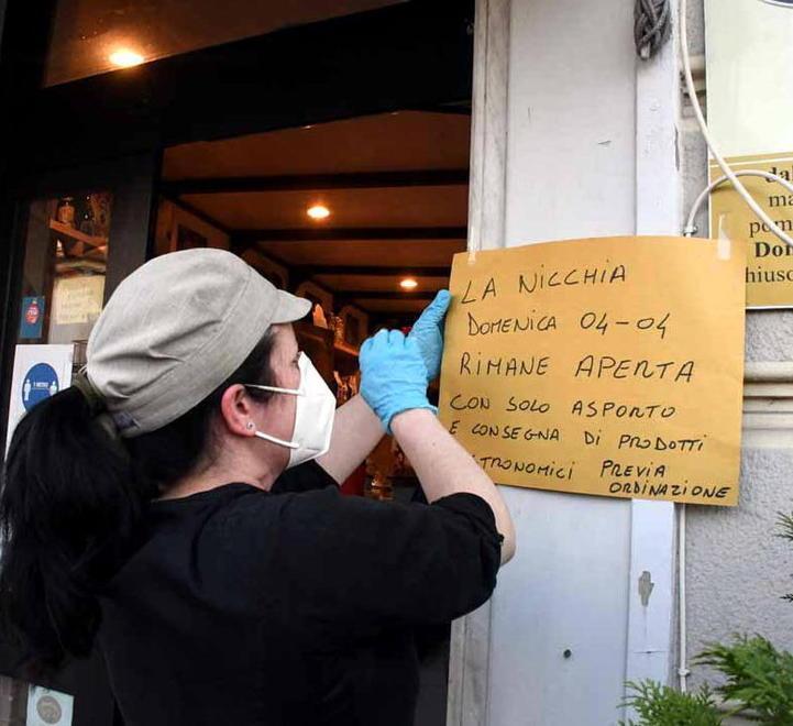 La spesa pasquale? Solo per telefono I negozianti: ultima beffa, non sarà facile 