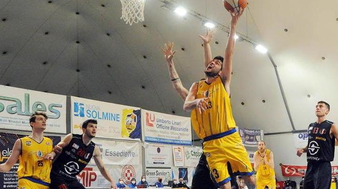 Piombino si riprende il derby della costa Cecina ko, centrata la terza vittoria di fila