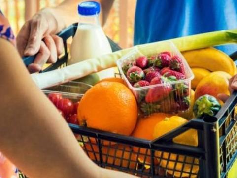 Alimentari e market chiusi «Questo è il colpo di grazia» 