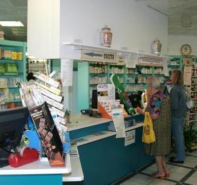 La farmacia Crom di Rosignano in una foto d'archivio