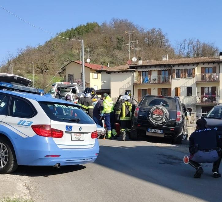 Si scontra con un’auto in retromarcia Resta ferito un 72enne