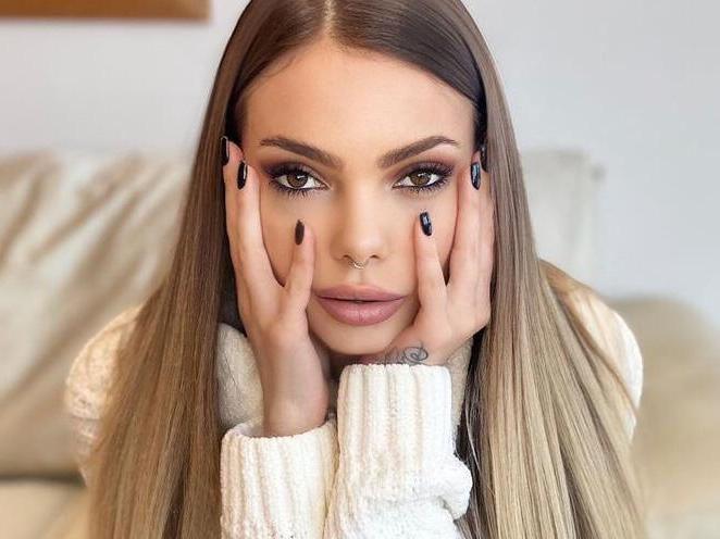 La nuorese Alison Fede nello show della Ventura