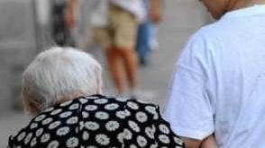 Modena. «Ho un marito infermo e un padre di 92 anni, ma per me il vaccino è ancora un miraggio»