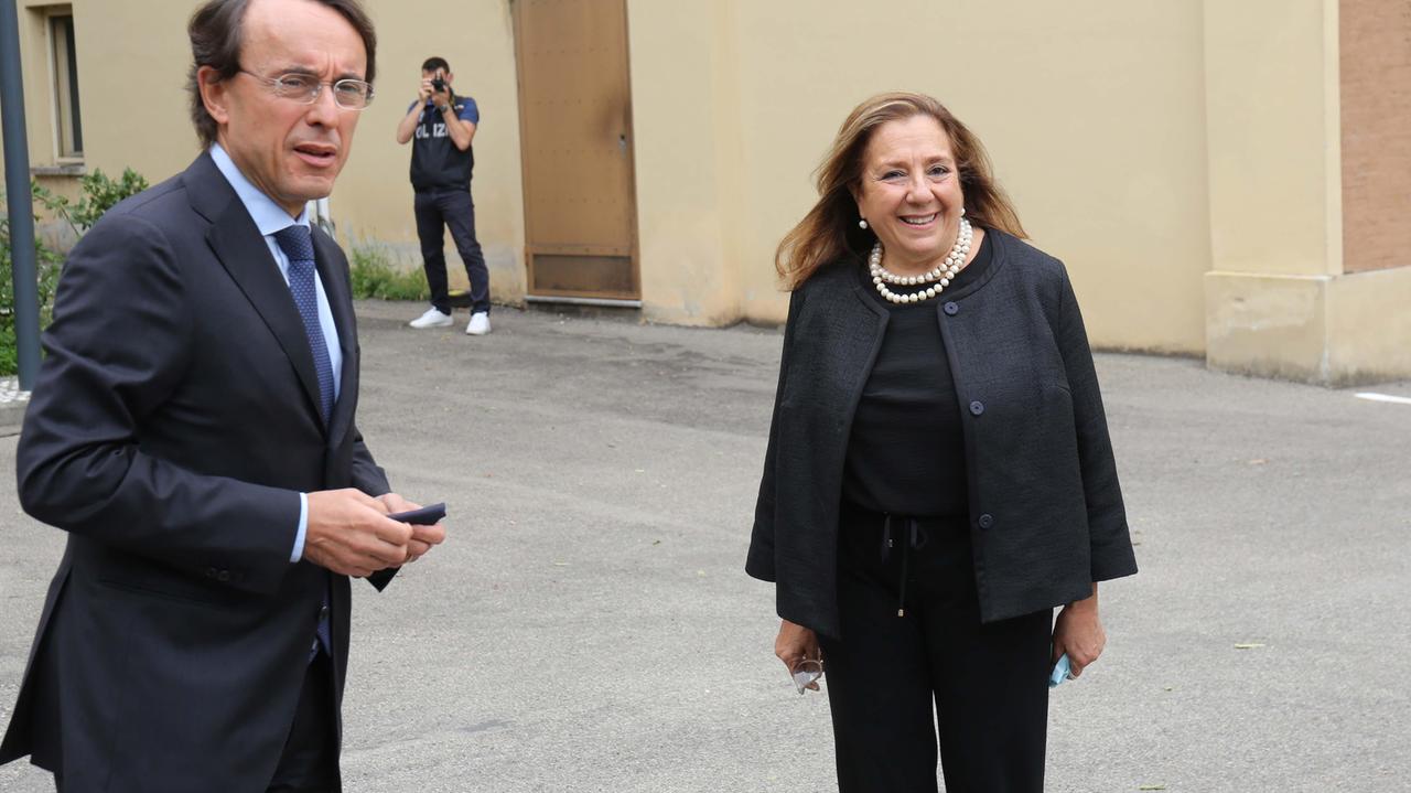 Reggio Emilia: il prefetto visita questura, carabinieri e Finanza per gli auguri pasquali