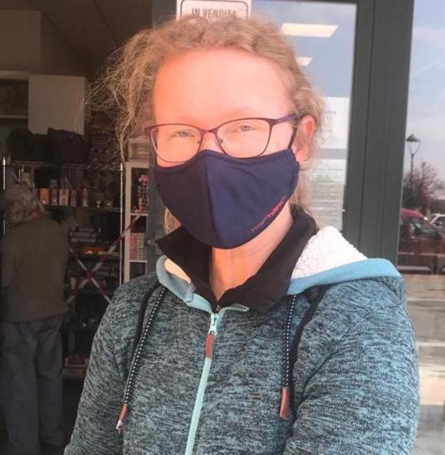 La Versilia in fila al supermercato «Ormai siamo abituati a tutto» 