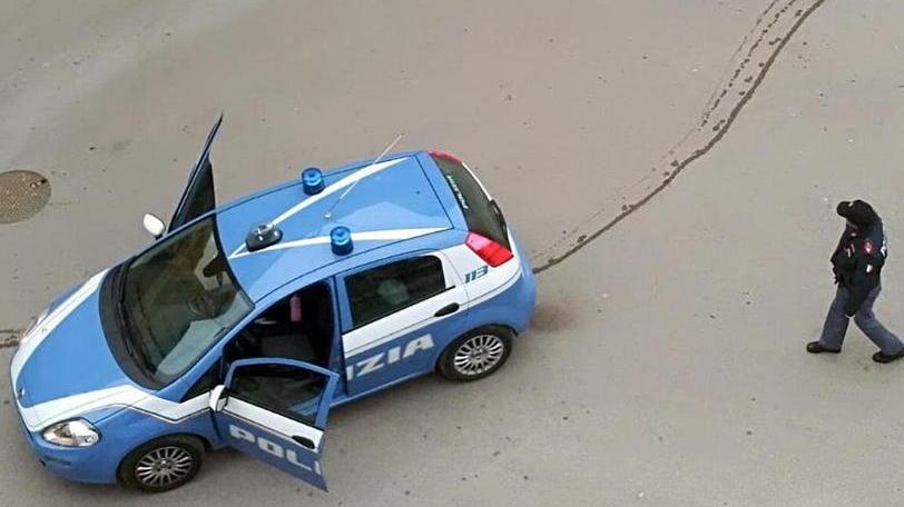 Sfregia il suo collega per un banale diverbio Arrestato un operaio