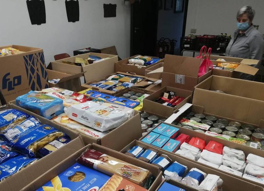 Gli alimenti raccolti dalla Targa Cecina
