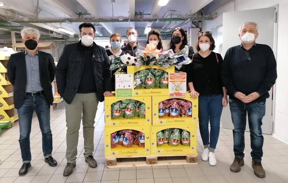 Donate 150 uova di cioccolato alle famiglie bisognose