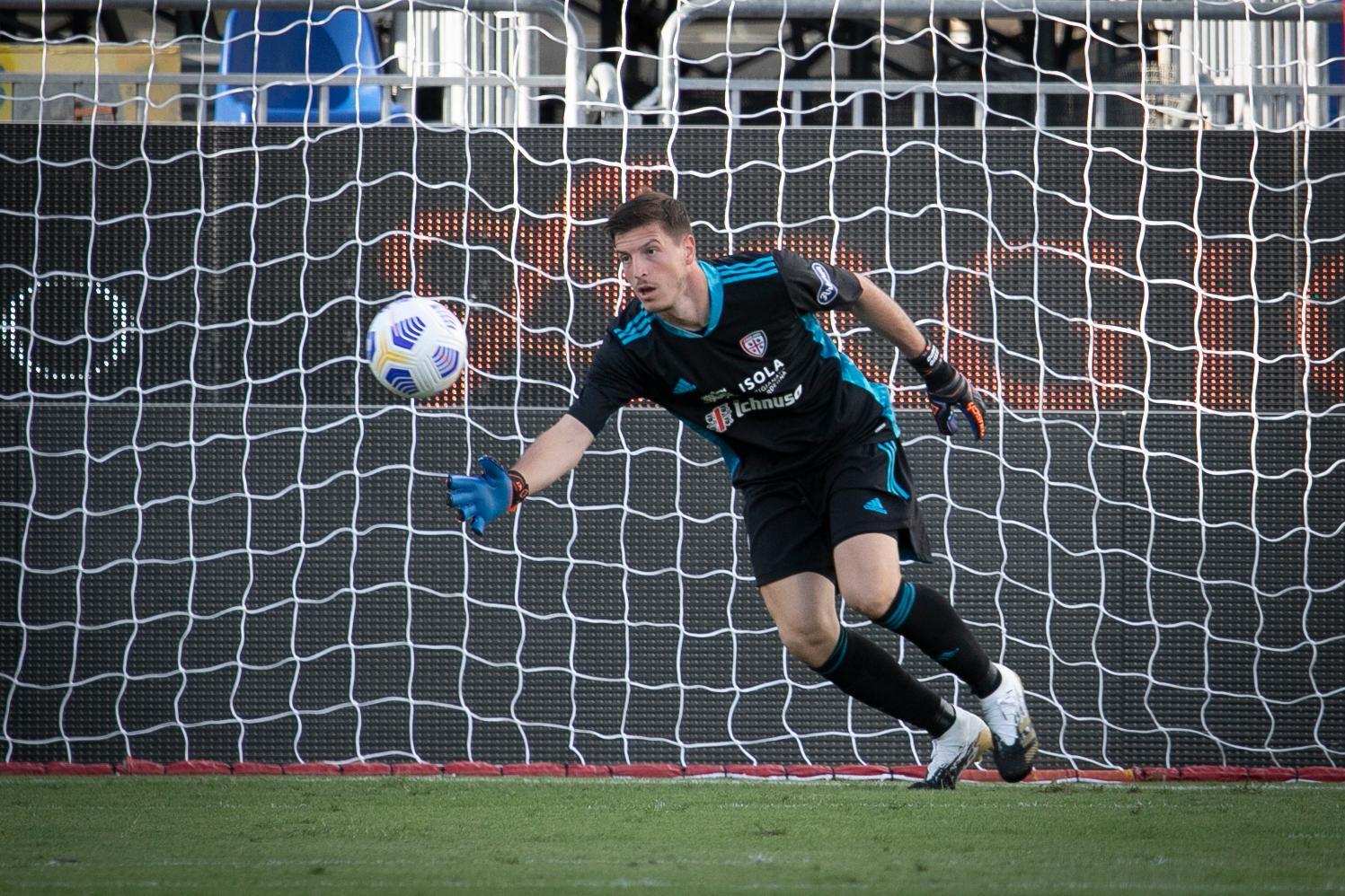 Cagliari, il portiere Cragno positivo al coronavirus