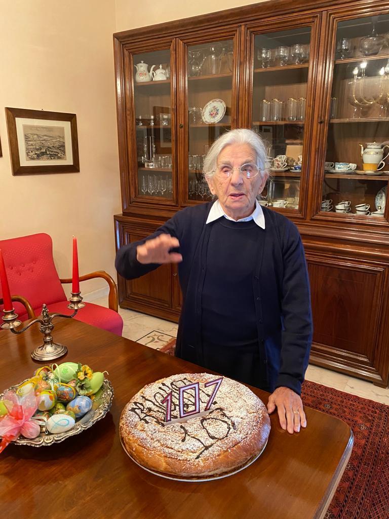 Seui, maestra Speranza Aresu ha compiuto 107 anni