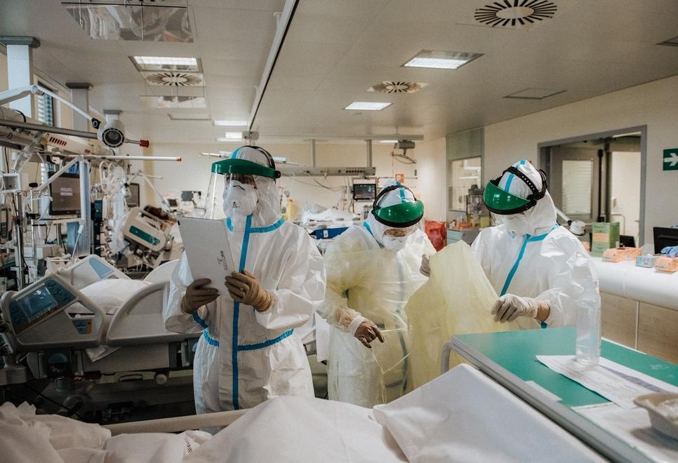 Picco di ricoveri in ospedale, mai così tanti ricoverati a Lucca