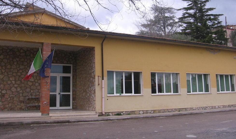 La scuola elementare di Caldana dove insegnava la maestra Colomba
