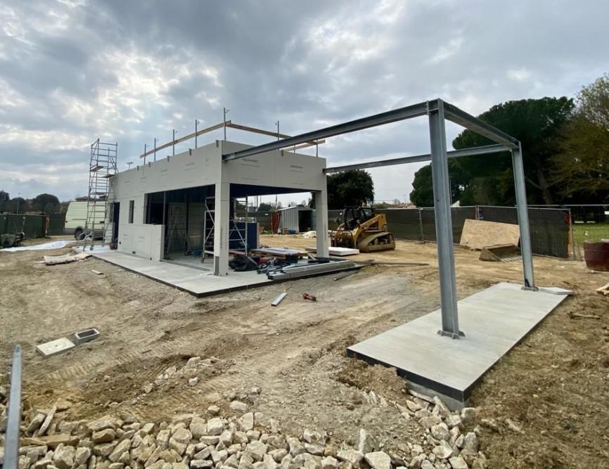 Quasi pronto il nuovo chiosco nel parco di Serravalle