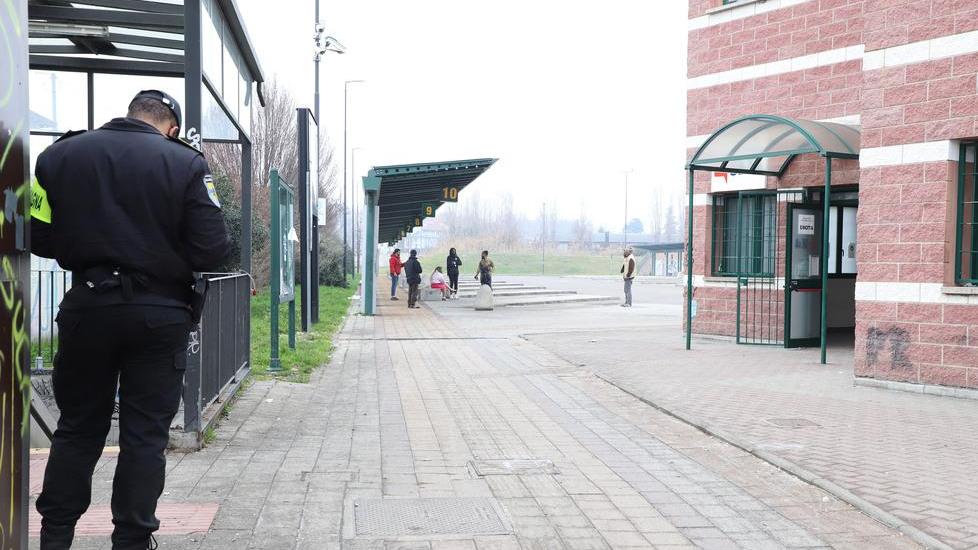 «Spariti i vigilanti da piazzale Europa». Fer: «Non è vero, pattugliano l’area»