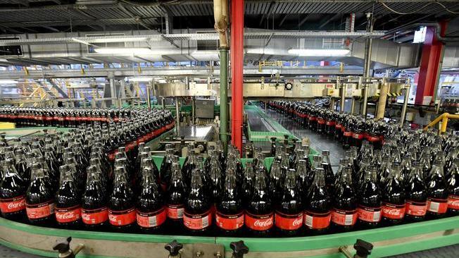 Trump chiede boicottaggio Coca Cola ma continua a berla