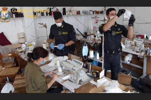 Truffa delle mascherine, l'aula è piccola e il processo slitta a settembre