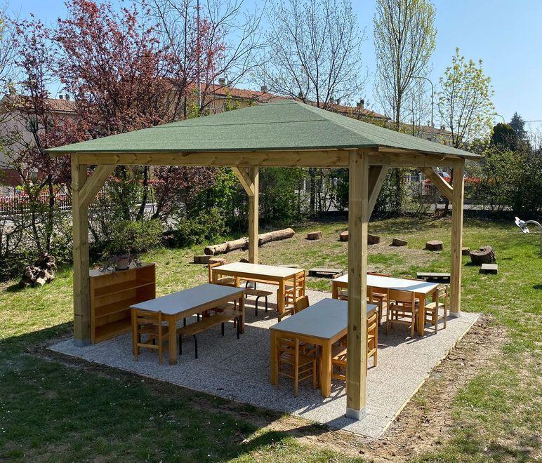 Un gazebo alla scuola Rodari di Scandiano
