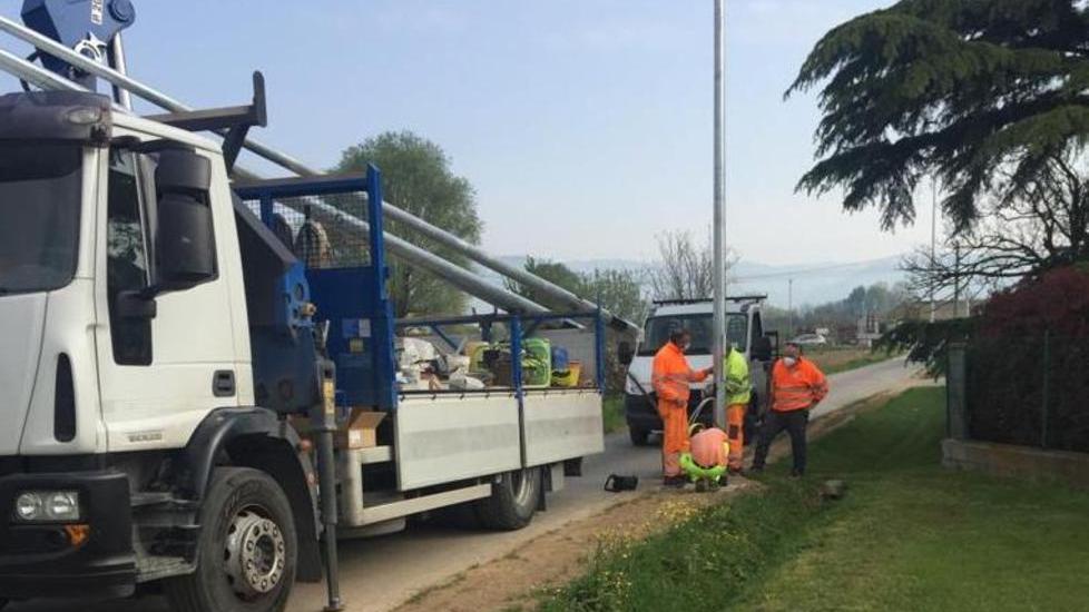 Nuova illuminazione a led terminato il primo lotto in via Vecchia Colligiana