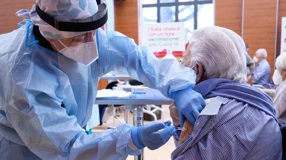 Over 80, il 65 per cento ha già ricevuto almeno una dose