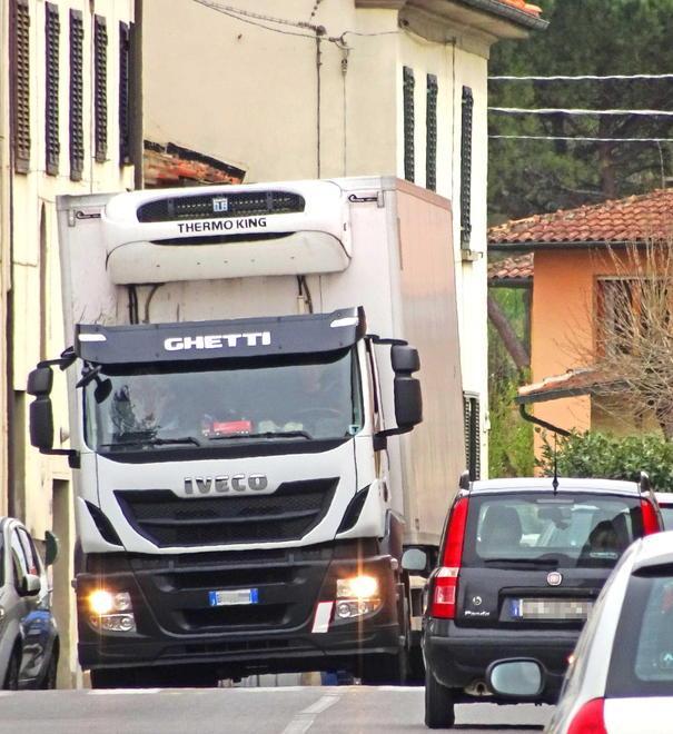 Pontenuovo, divieto di transito ai camion sopra le 5 tonnellate