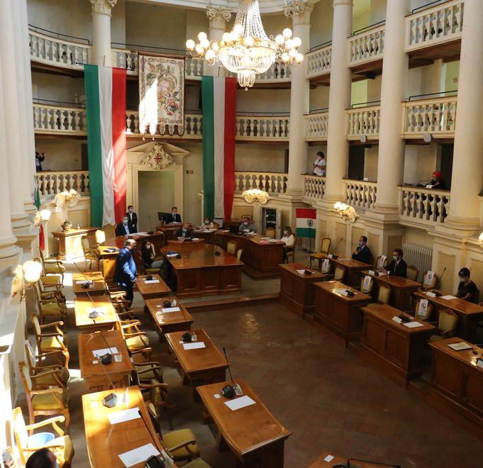 Prende il via in Sala Tricolore la maratona per il bilancio