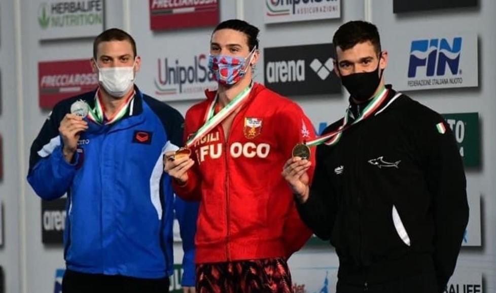 Lorenzo Mora e i due ori agli Assoluti di nuoto: «Per una volta non sono stato messo in ombra da Paltrinieri» 