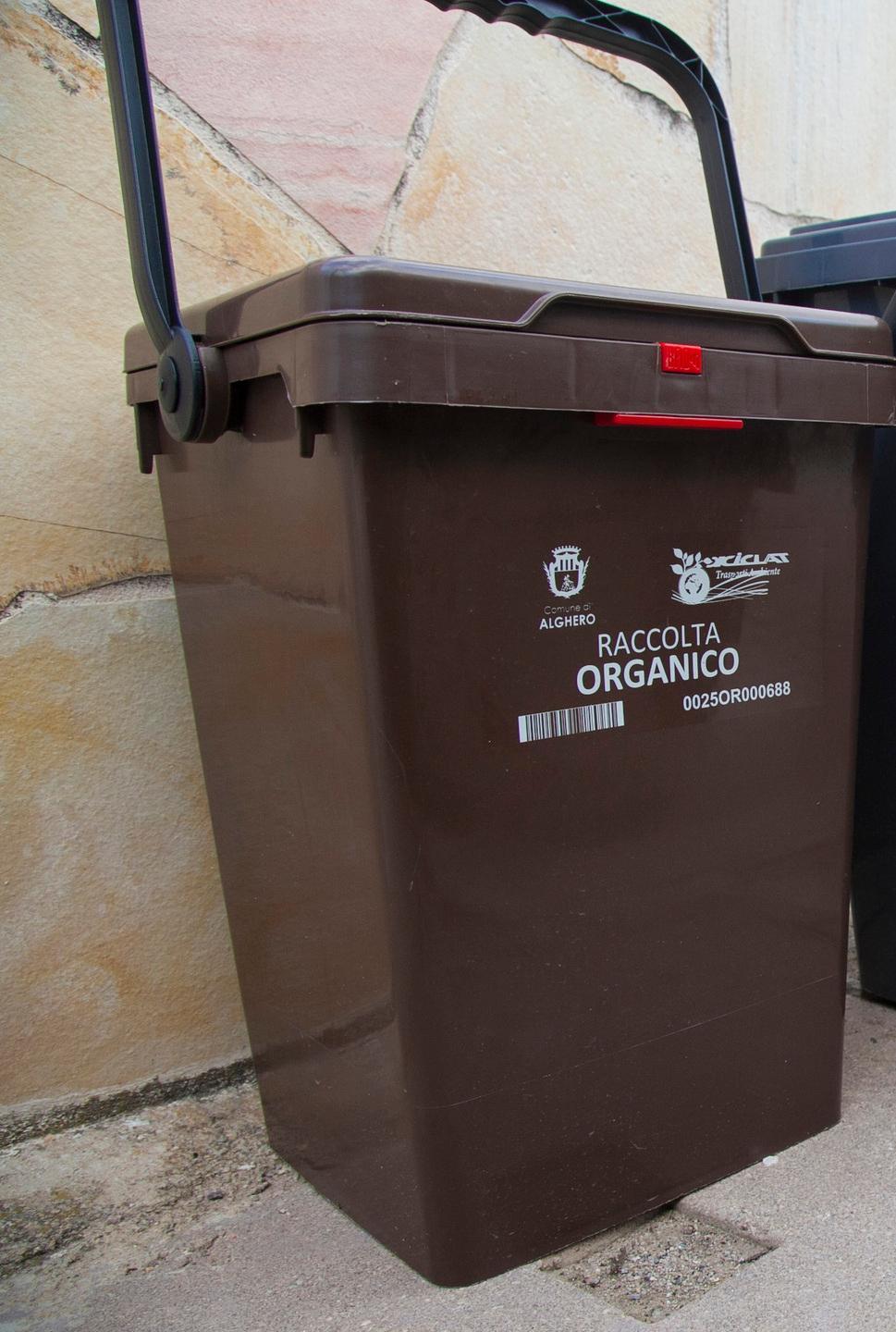 Da giovedì la consegna delle buste per i rifiuti