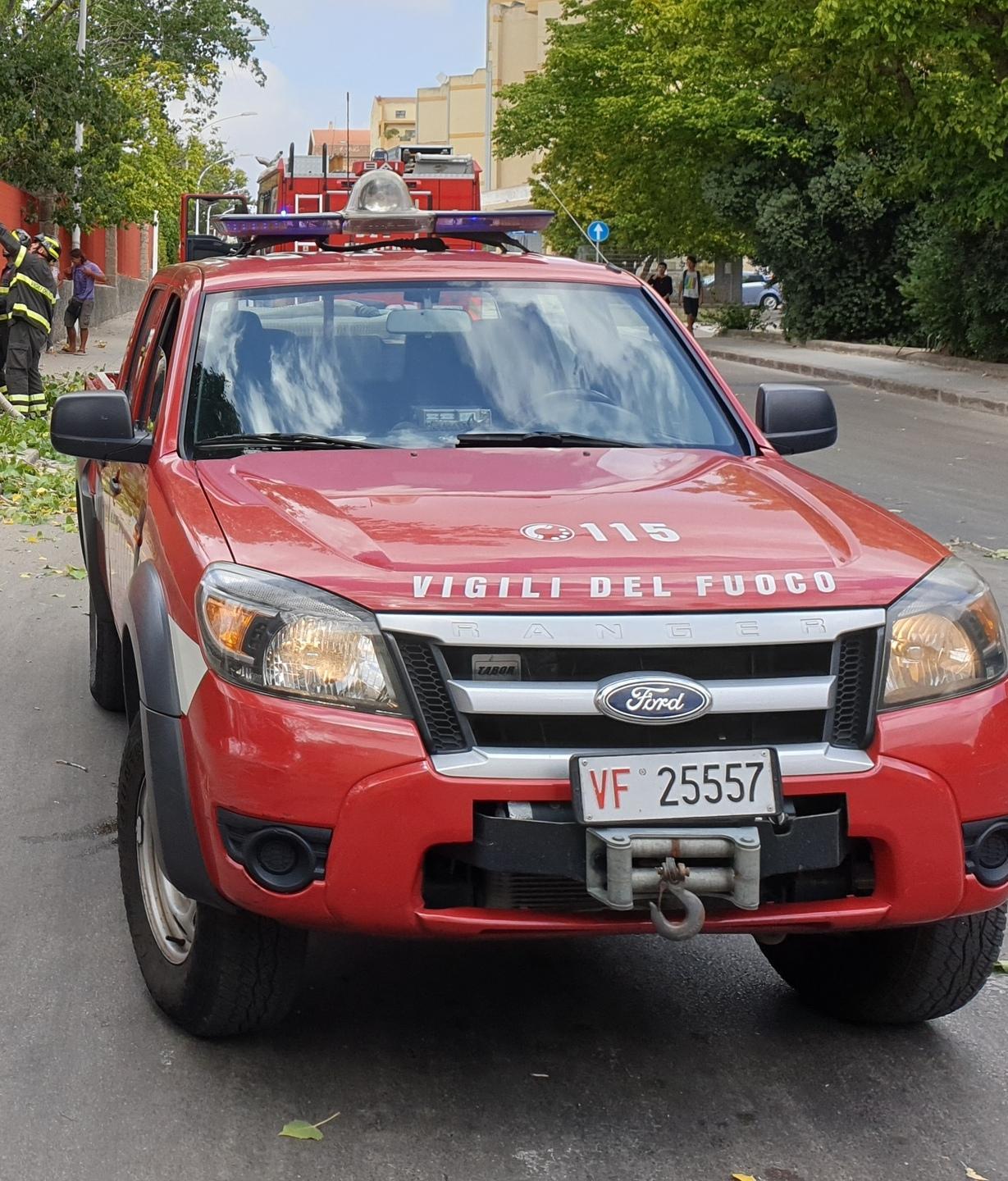 Incendio a Sant’Orsola: vigili al lavoro per due ore
