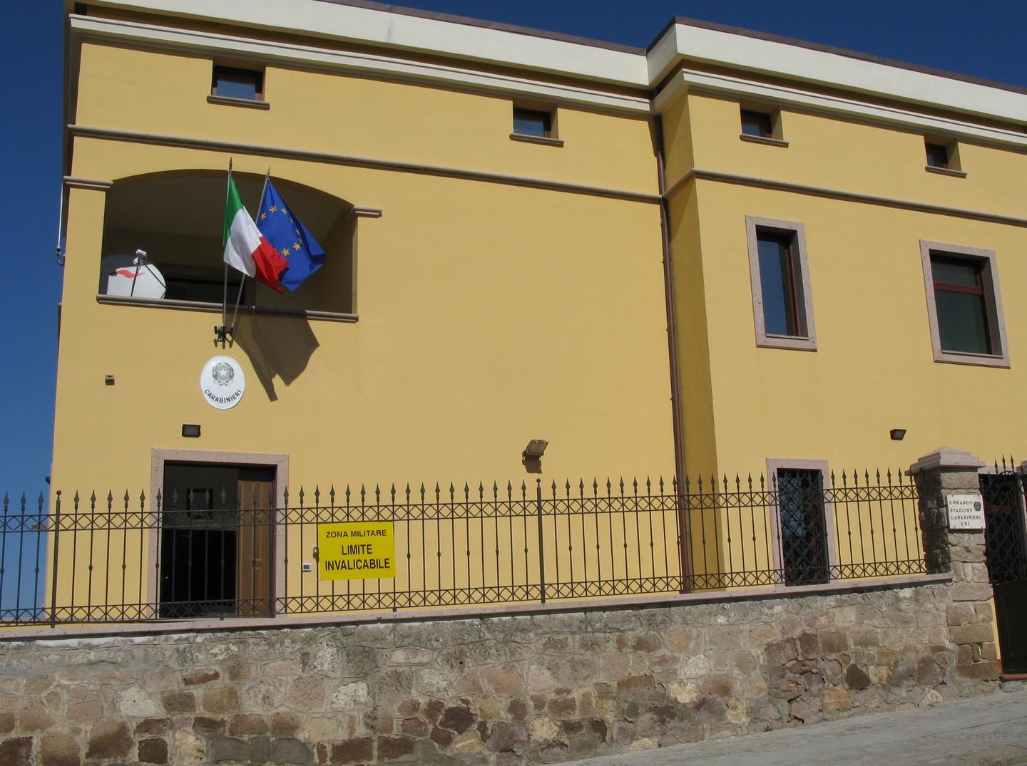 Auto incendiata a Uri una 28enne finisce in cella