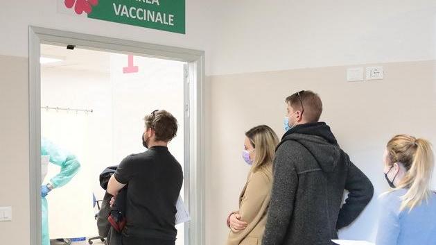 I ricoverati iniziano a calare nel Modenese Studenti positivi, nuove regole