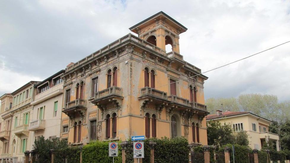 Vendita in blocco per tutti gli immobili della Misericordia di Viareggio: l'elenco dei beni