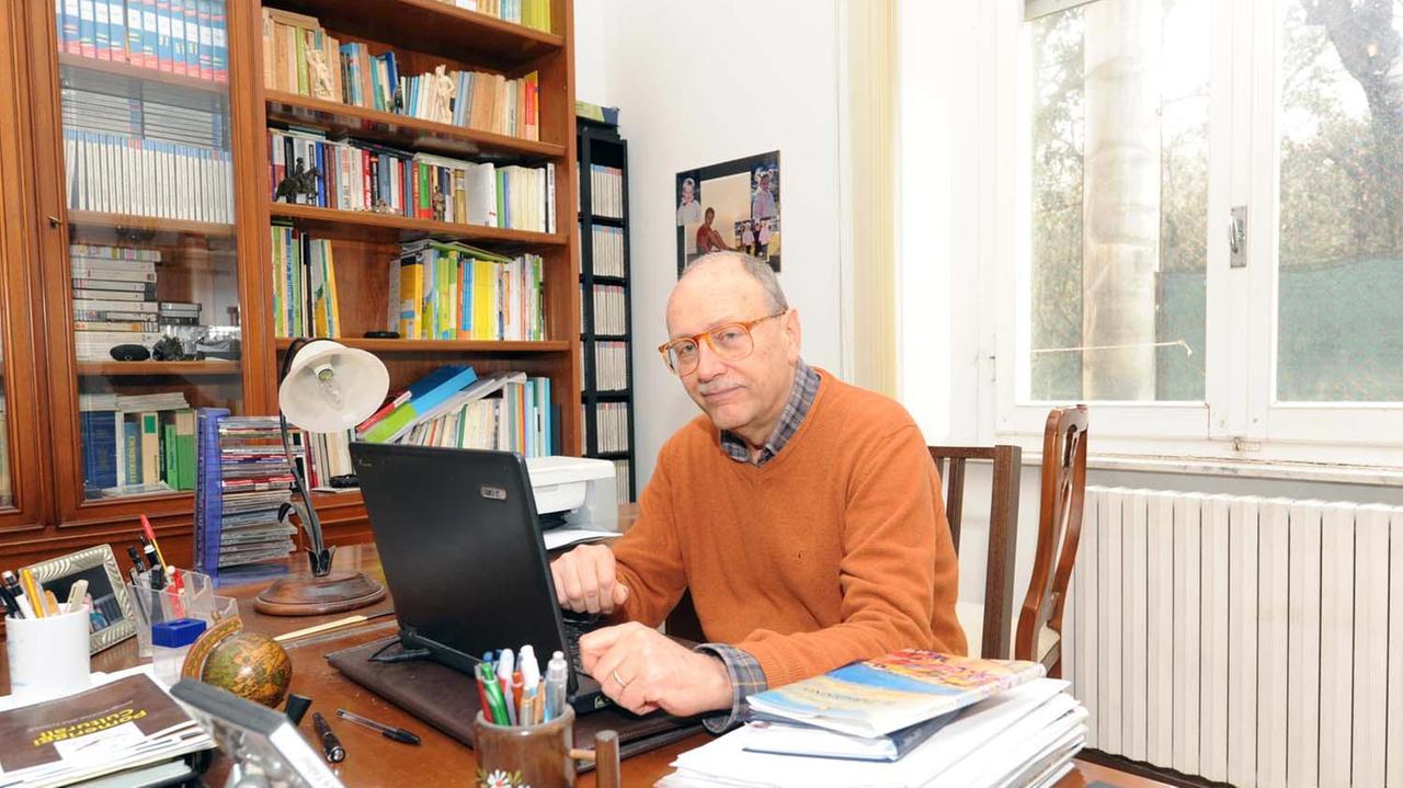 Il poeta Fabio Camerini, anche scrittore, dopo una vita passata ad insegnare matematica