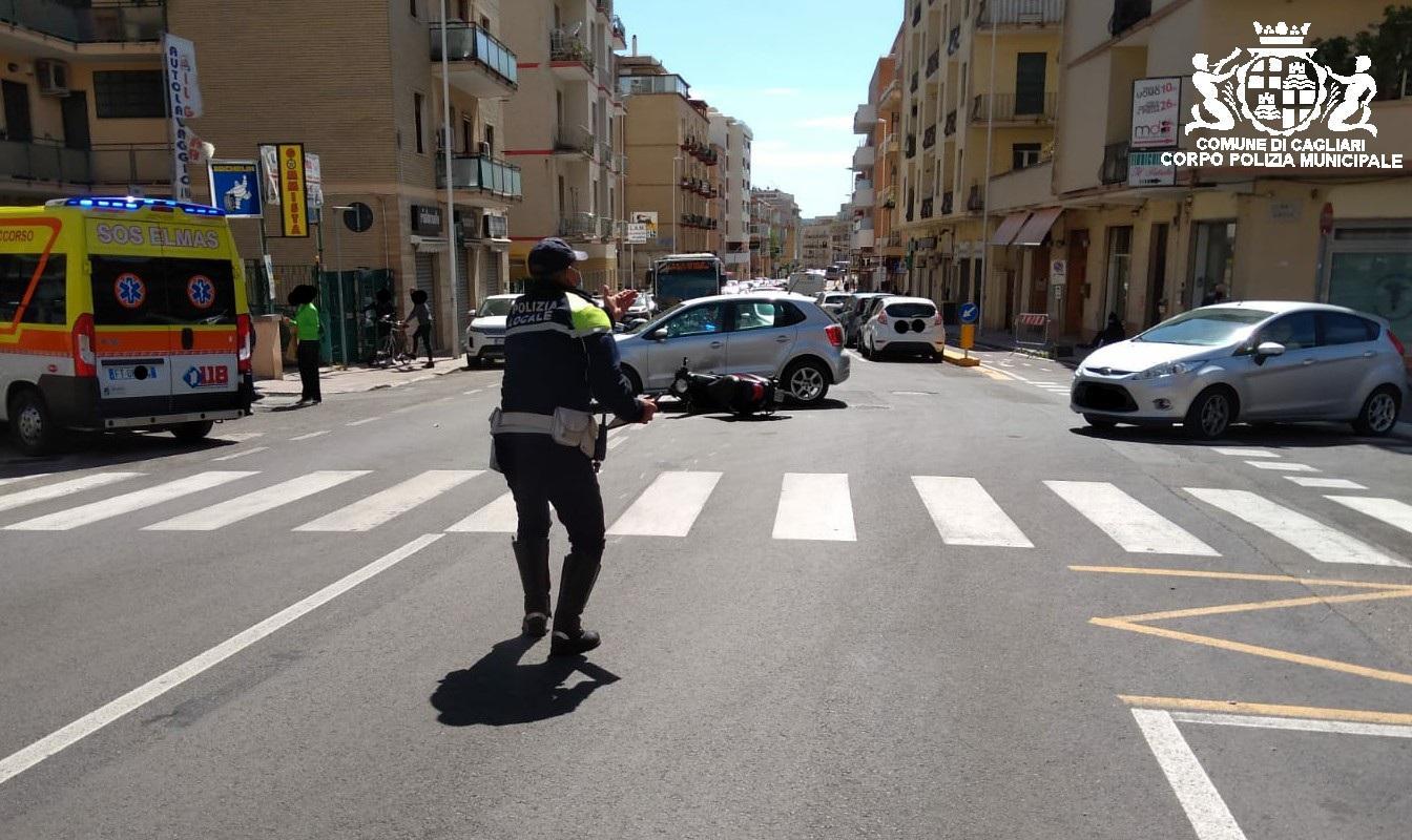 Scontro auto-moto a Cagliari, ferito un 14enne 