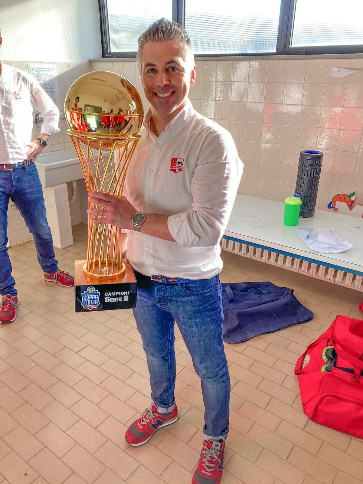 Suona la prima Campanella, il coach livornese trionfa in Coppa Italia: «Gioia dedicata a mio padre» 