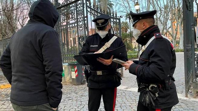 I controlli dei carabinieri (archivio)