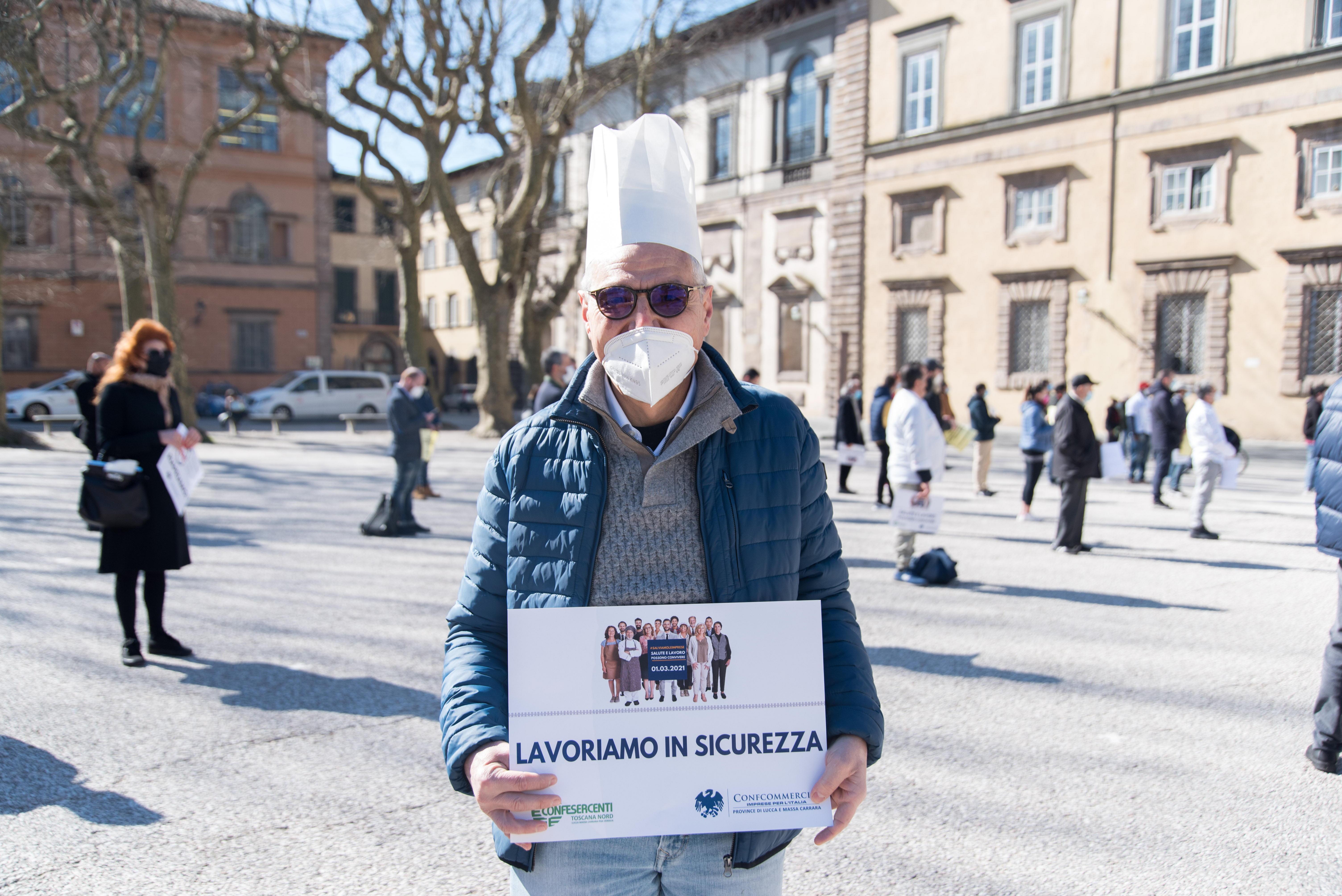 I ristoratori lucchesi: «Noi non riapriamo in zona rossa» 