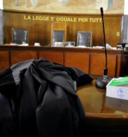 La ex lo denuncia per le botte Chiesto l’incidente probatorio 