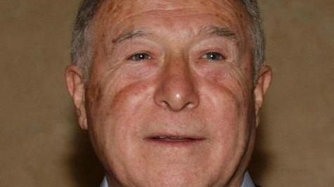 Per difendersi urlano che il virus non esiste o non escono più di casa