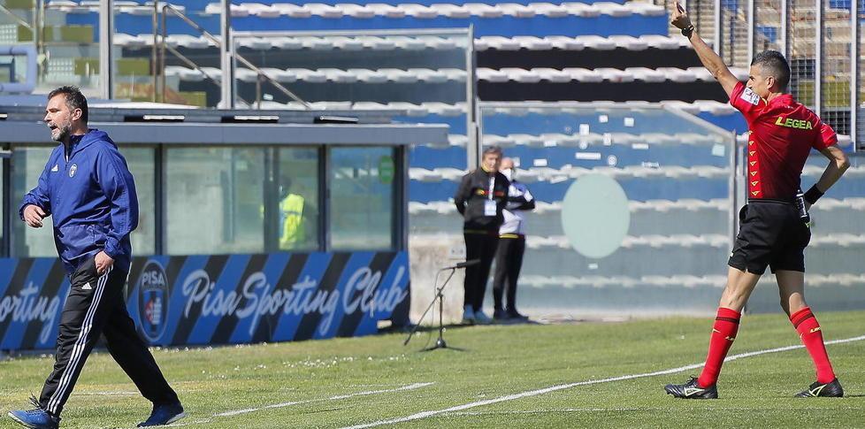 Dopo i danni per il Pisa c’è pure la beffa Il giudice stanga D’Angelo e il dg Corrado 