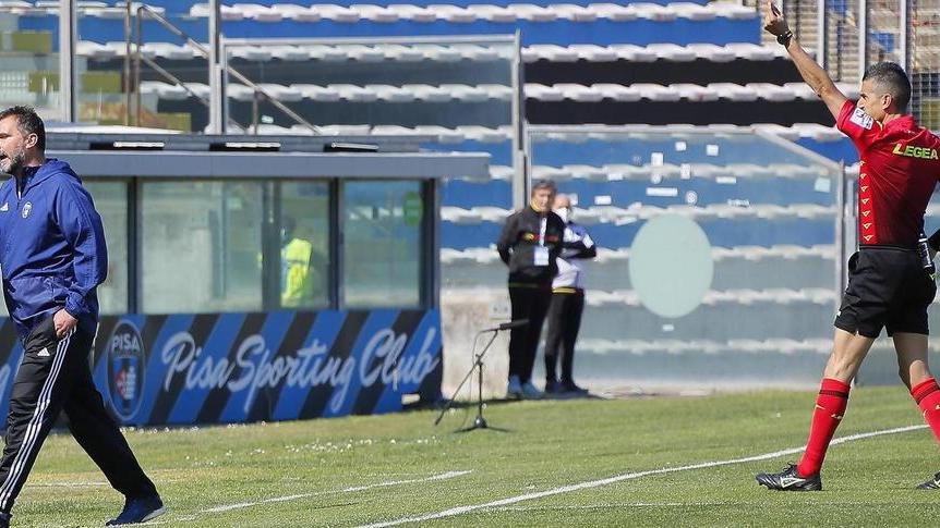 Dopo i danni per il Pisa c’è pure la beffa Il giudice stanga D’Angelo e il dg Corrado
