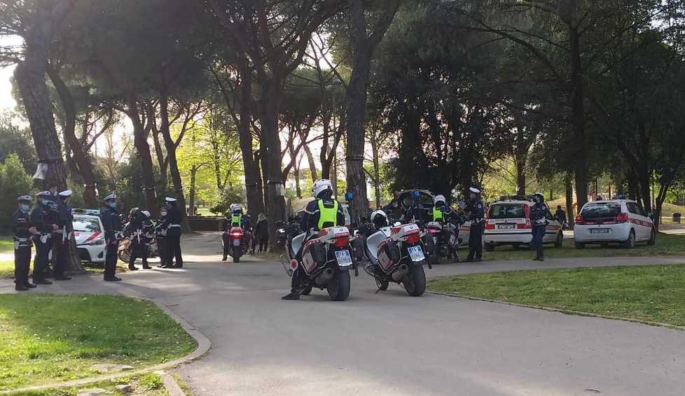 Raffica di multe nel weekend di Pasqua Forza Italia: «Controllate gli stranieri» 