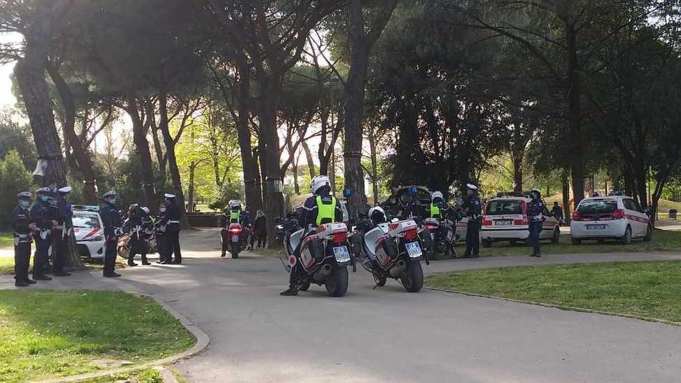 Raffica di multe nel weekend di Pasqua Forza Italia: «Controllate gli stranieri»