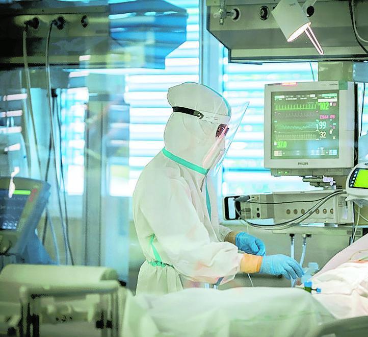 Si fanno meno tamponi e diminuiscono i casi Muore un cinquantenne