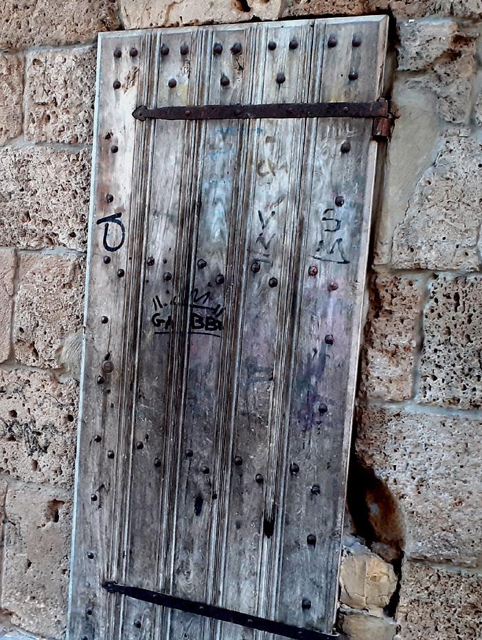 Rifiniture per la torre di piazza Roma 