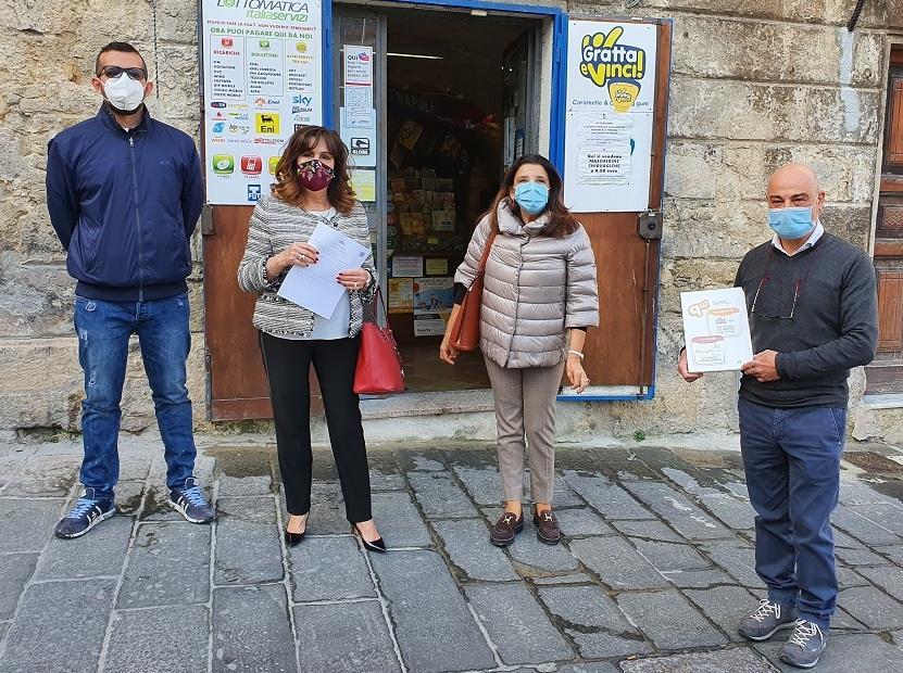 I certificati anagrafici si ritirano in tabaccheria