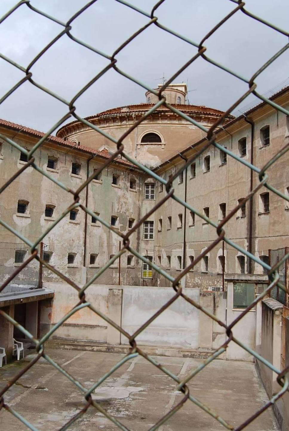 Traffico di droga a San Sebastiano, dopo tredici anni via alle arringhe
